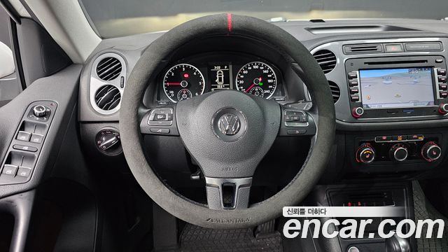 Volkswagen Tiguan 2.0 TDI Comfort 5N 2015 — фото 13