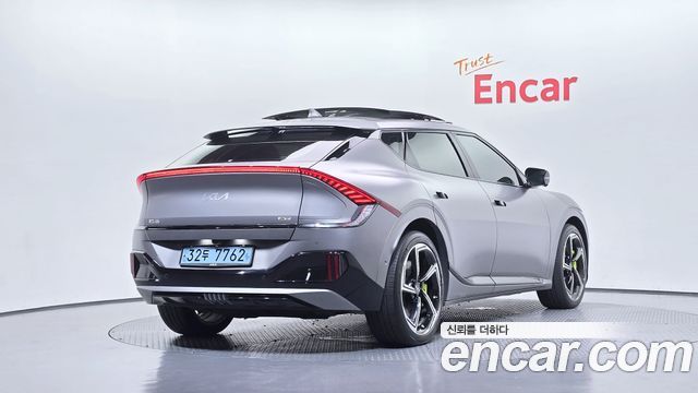 Kia EV6 GT 4WD 2023 — фото 2