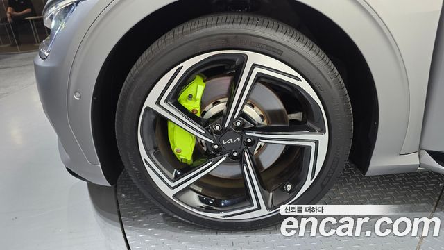 Kia EV6 GT 4WD 2023 — фото 5