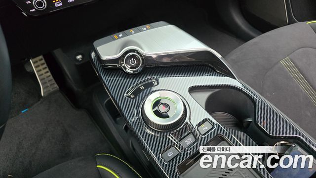 Kia EV6 GT 4WD 2023 — фото 9