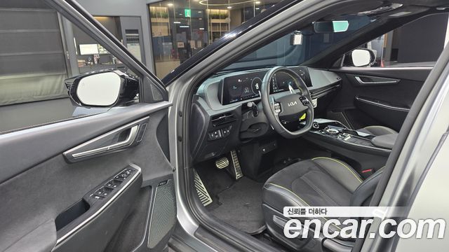 Kia EV6 GT 4WD 2023 — фото 10