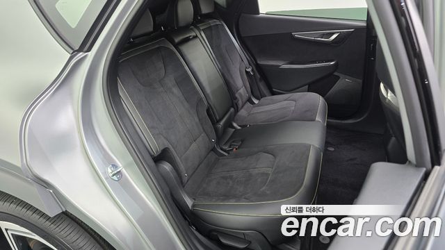 Kia EV6 GT 4WD 2023 — фото 11