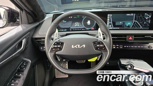 Kia EV6 GT 4WD 2023 — фото 13