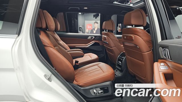 BMW X7 (G07) xDrive 40i M Sport 6STR 2024 — фото 11
