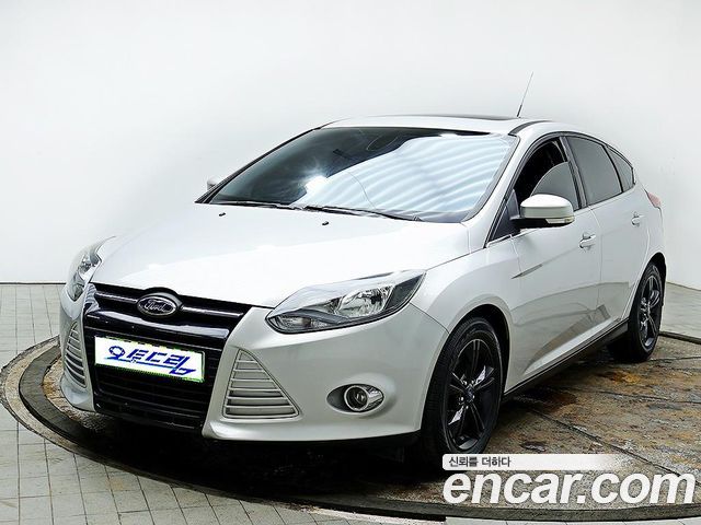 Ford Focus 2.0 Diesel Sport Hatchback 3rd 2014 — фото 2
