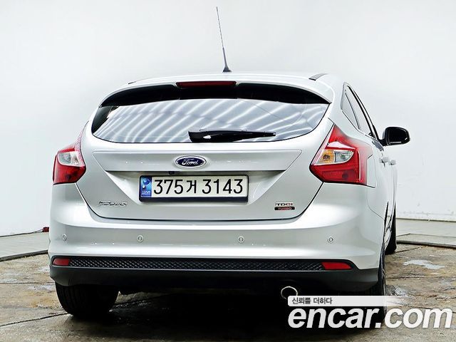 Ford Focus 2.0 Diesel Sport Hatchback 3rd 2014 — фото 3