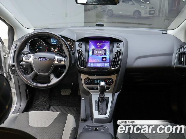 Ford Focus 2.0 Diesel Sport Hatchback 3rd 2014 — фото 5