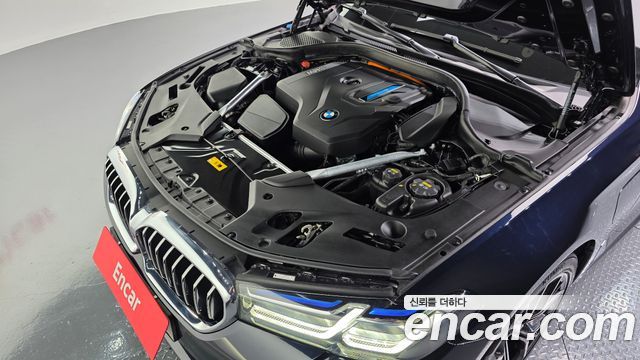 BMW 5 Series (G30) 530e M Sport 2021 — фото 6