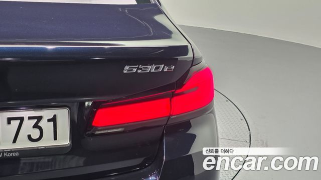 BMW 5 Series (G30) 530e M Sport 2021 — фото 23