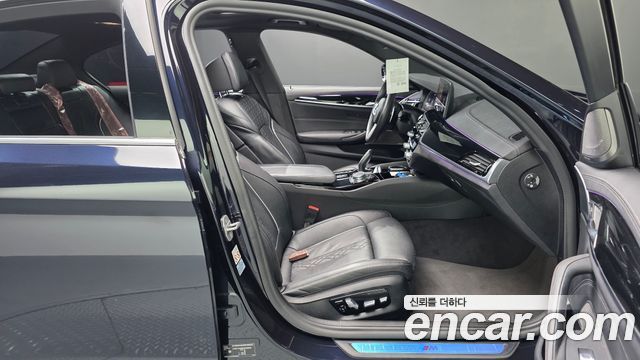 BMW 5 Series (G30) 530e M Sport 2021 — фото 26