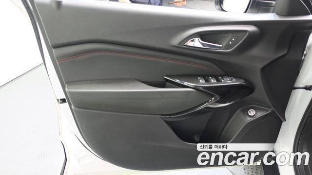 Chevrolet Trax Crossover 1.2 RS 2024 — фото 24