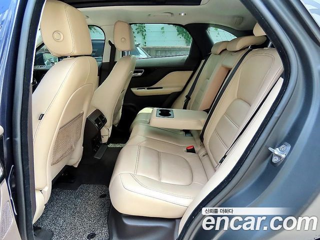 Jaguar F-PACE 20d Prestige 2018 — фото 6