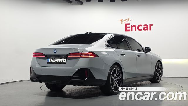 BMW 5 Series (G60) 530e M Sport 2025 — фото 2
