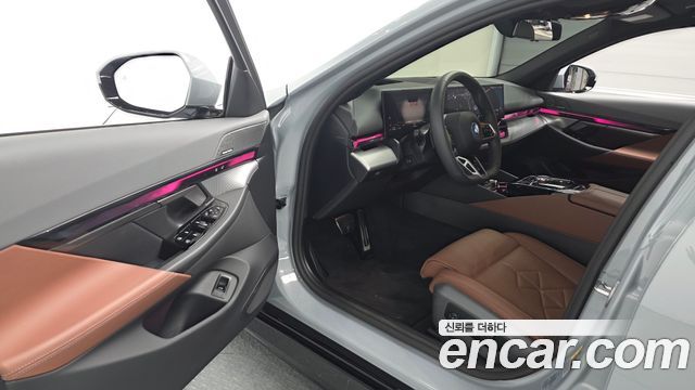 BMW 5 Series (G60) 530e M Sport 2025 — фото 10