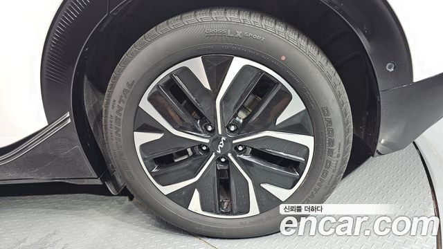 Kia EV6 Long Range Earth 2023 — фото 27