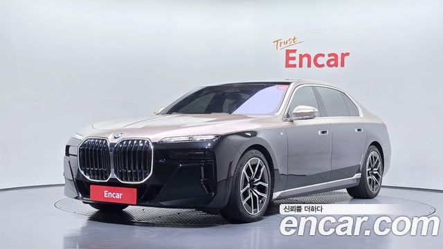 BMW 7 Series (G70) 740i xDrive M Sport