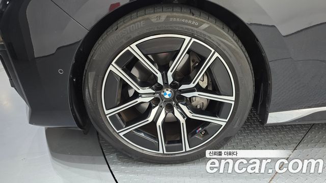 BMW 7 Series (G70) 740i xDrive M Sport 2024 — фото 5