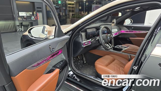 BMW 7 Series (G70) 740i xDrive M Sport 2024 — фото 10