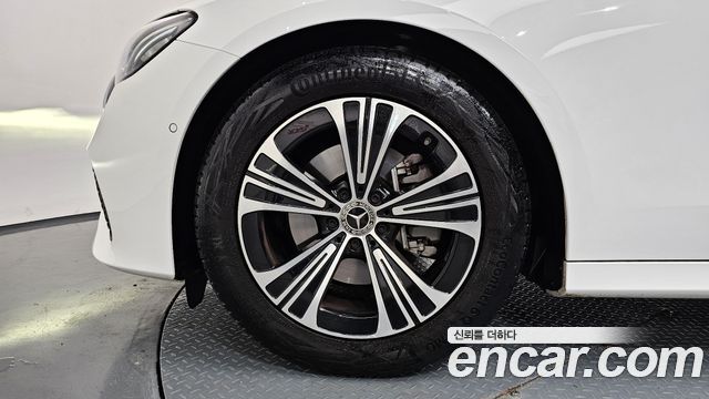 Mercedes-Benz E-Class (W214) E200 Avantgarde 2025 — фото 5