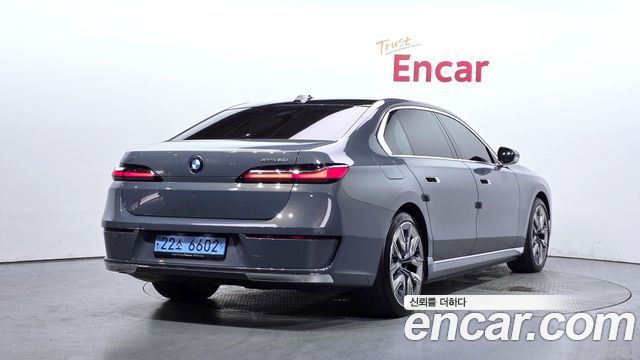 BMW i7 (G70) xDrive 60 Design Pure Excellence 2023 — фото 2