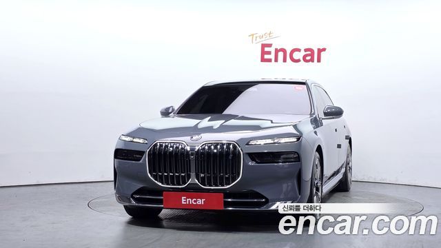 BMW i7 (G70) xDrive 60 Design Pure Excellence 2023 — фото 3