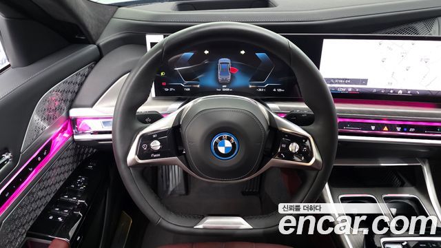 BMW i7 (G70) xDrive 60 Design Pure Excellence 2023 — фото 13