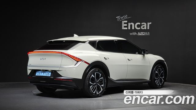 Kia EV6 Long Range Light 2023 — фото 2