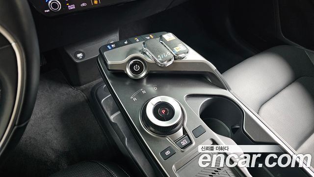 Kia EV6 Long Range Light 2023 — фото 9