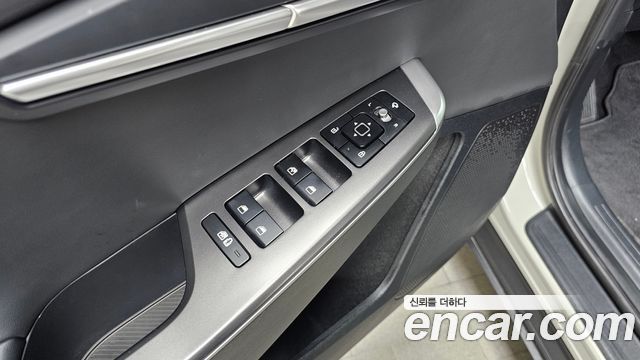 Kia EV6 Long Range Light 2023 — фото 24