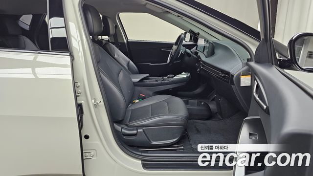 Kia EV6 Long Range Light 2023 — фото 32