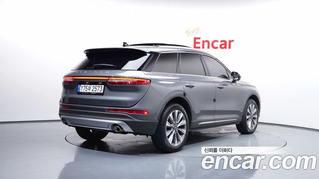 Lincoln Corsair 2.0 Reserve AWD 2022 — фото 2