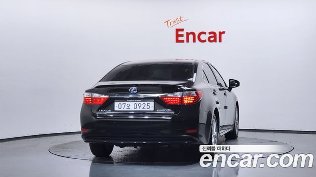 Lexus ES300h premium XV60 2013 — фото 4