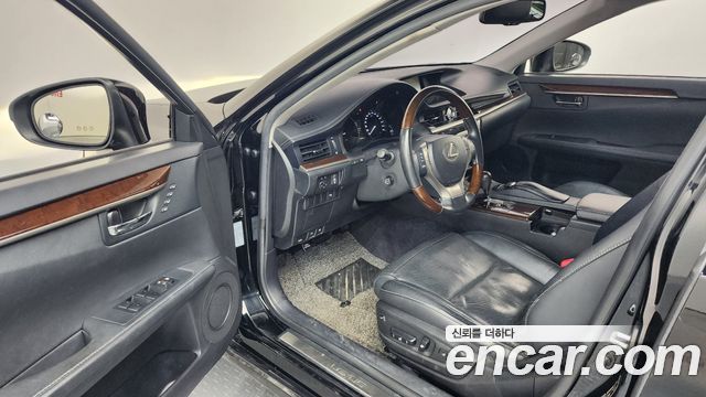 Lexus ES300h premium XV60 2013 — фото 10