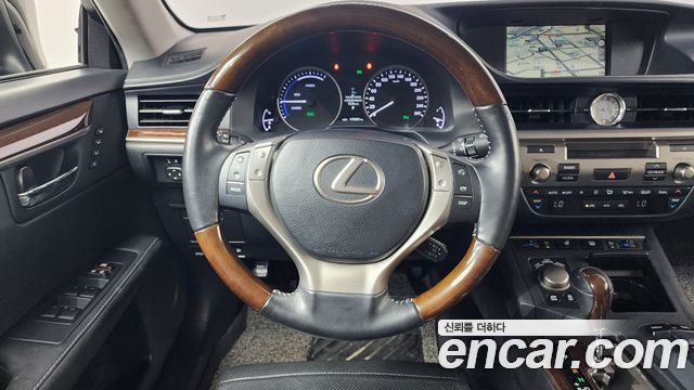 Lexus ES300h premium XV60 2013 — фото 14