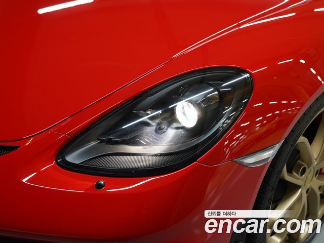 Porsche 718 Cayman 4.0 GT4 2023 — фото 6