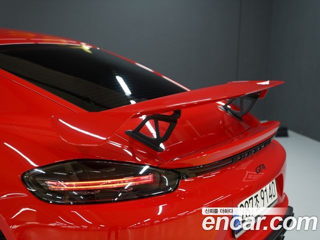Porsche 718 Cayman 4.0 GT4 2023 — фото 8