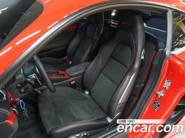 Porsche 718 Cayman 4.0 GT4 2023 — фото 16