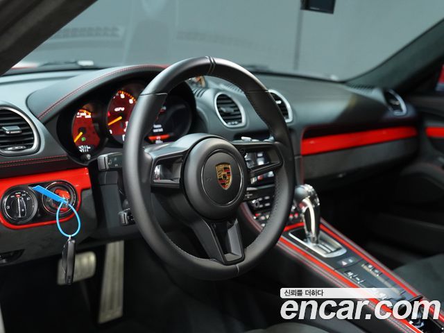 Porsche 718 Cayman 4.0 GT4 2023 — фото 18
