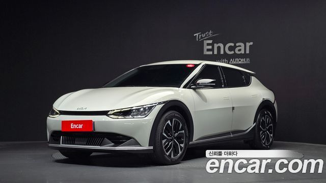 Kia EV6 Long Range Light 2023 — фото 1