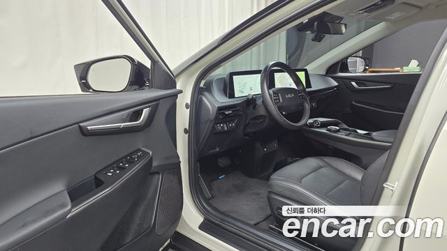 Kia EV6 Long Range Light 2023 — фото 10