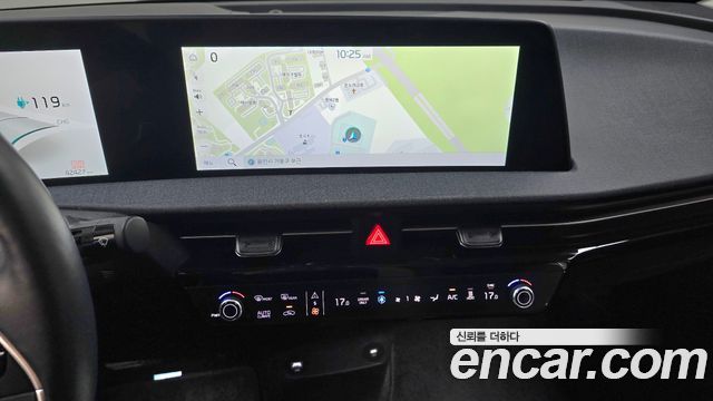 Kia EV6 Long Range Light 2023 — фото 17