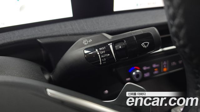 Kia EV6 Long Range Light 2023 — фото 23