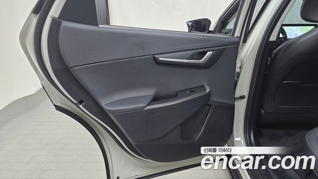 Kia EV6 Long Range Light 2023 — фото 31