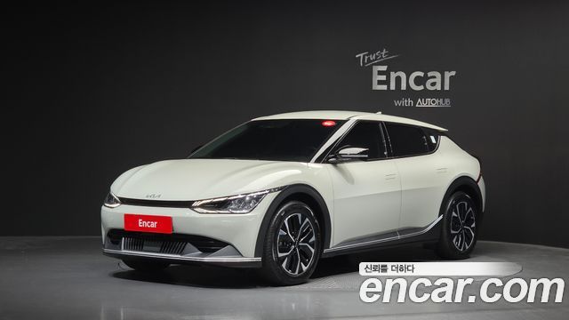 Kia EV6 Long Range Light 2023 — фото 1