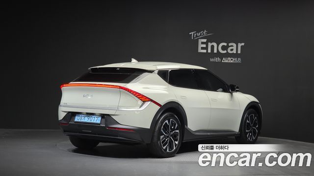 Kia EV6 Long Range Light 2023 — фото 2