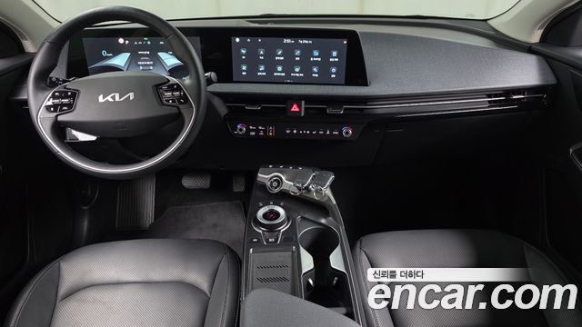 Kia EV6 Long Range Light 2023 — фото 7