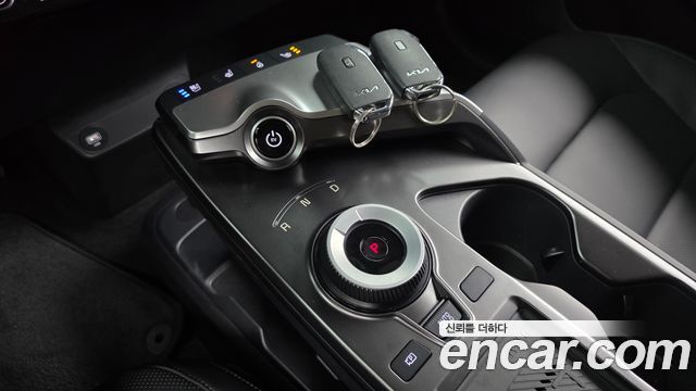Kia EV6 Long Range Light 2023 — фото 9