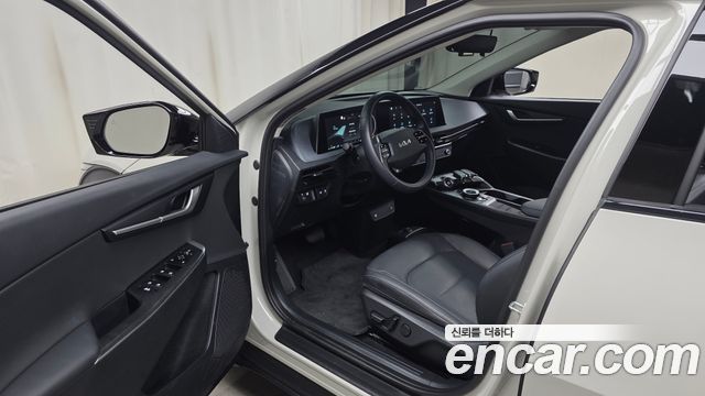 Kia EV6 Long Range Light 2023 — фото 10