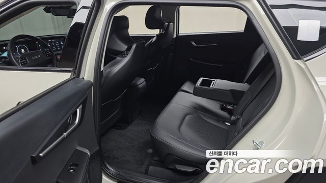 Kia EV6 Long Range Light 2023 — фото 16
