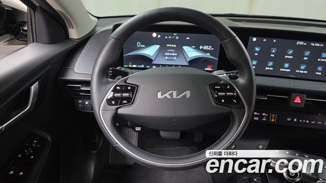Kia EV6 Long Range Light 2023 — фото 19